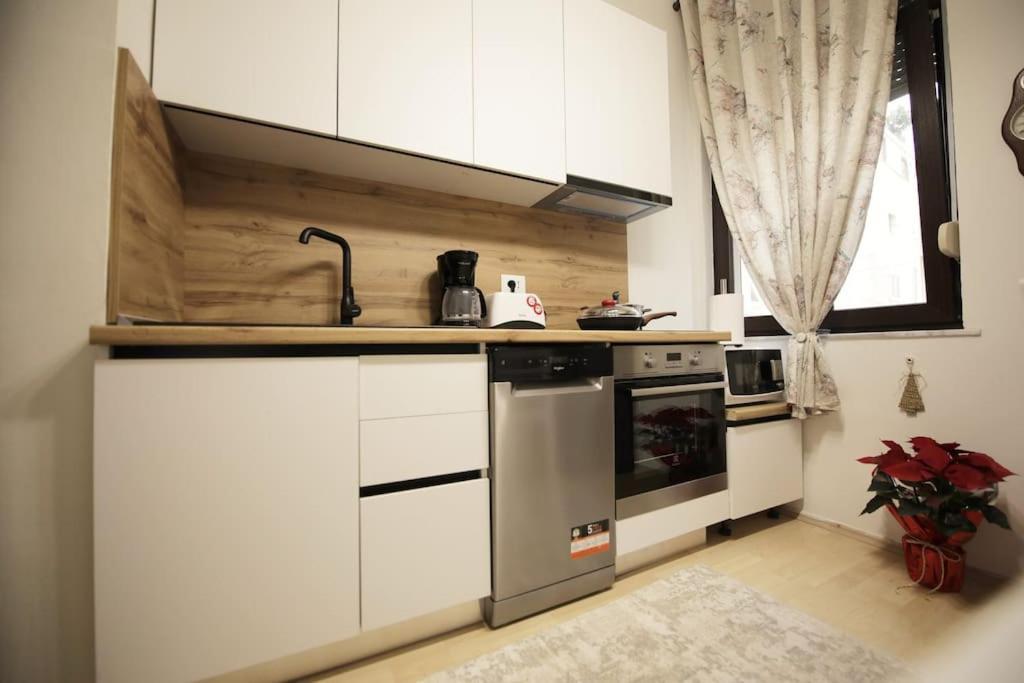 Appartamento Gjeci's Staycation *